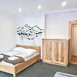 Krupowki 35 *